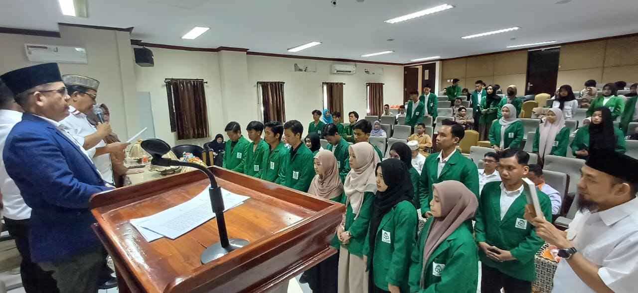 Dekan Lantik Pengurus Seni Kreasi Nada dan Dakwah (SERENADA) dan Pengurus Masjid Nur Rasyid Fakultas Dakwah Dan Komunikasi